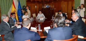 Isabel García Tejerina se ha reunido, en la sede del Ministerio, con el Comité Ejecutivo de la Federación Española de Industrias de la Alimentación y Bebidas (Fiab).
