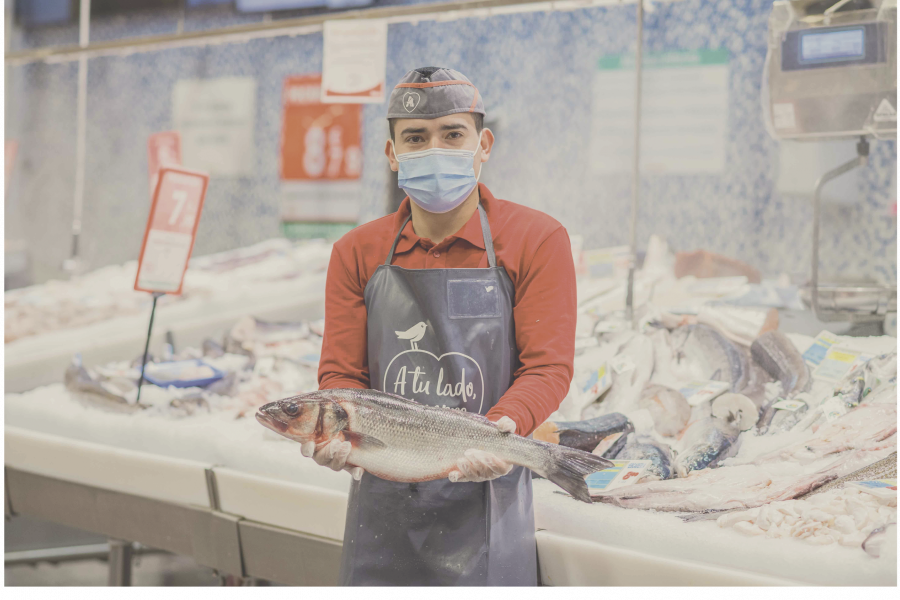 El nuevo centro de Alcampo ha hecho un especial hincapié en la oferta de alimentación, que supone el 83% del total. En este espacio cobran máxima relevancia los productos frescos de mercado.