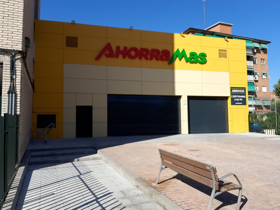 Exterior del supermercado de Móstoles.