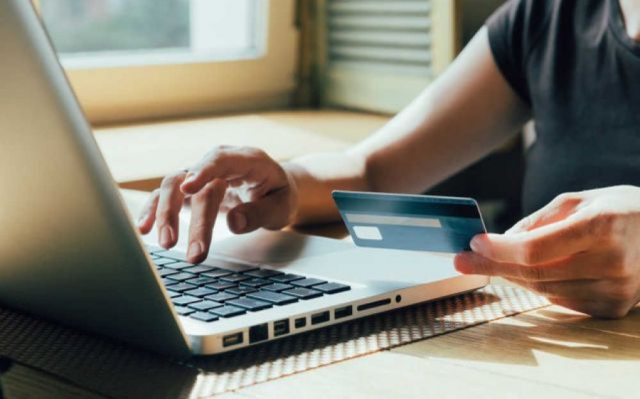 Desde el punto de vista de fabricantes y distribuidores, parece que tienen claro que el online es ya un canal más que imprescindible.