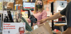 Los clientes pueden colaborar con sus Céntimos Solidarios en caja.