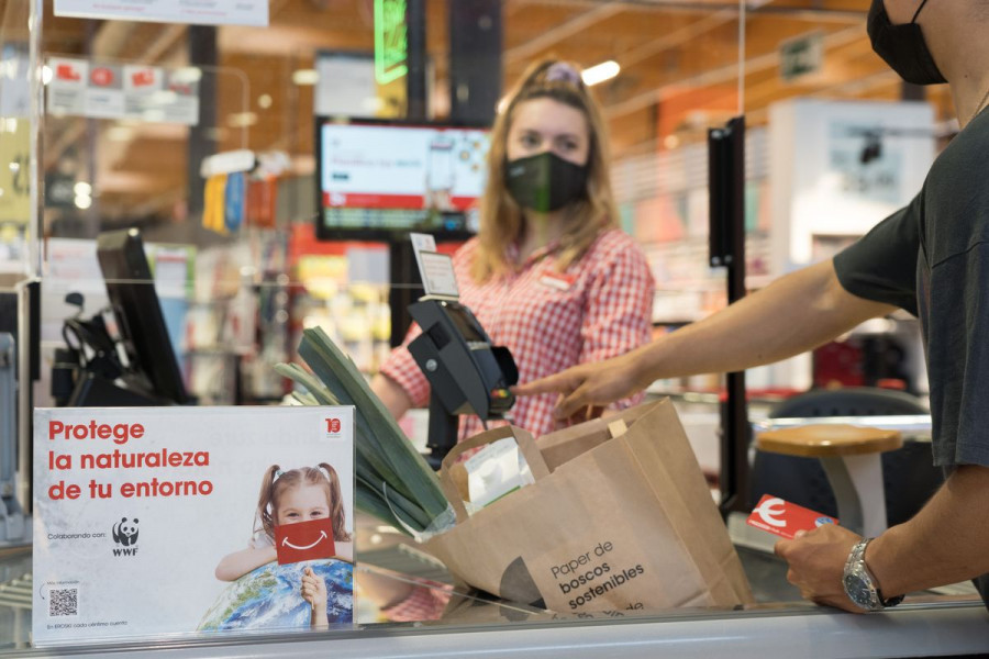 Los clientes pueden colaborar con sus Céntimos Solidarios en caja.