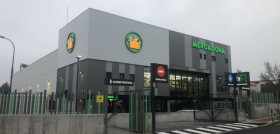 La compañía continuará siendo el arrendatario de los locales tras la venta.