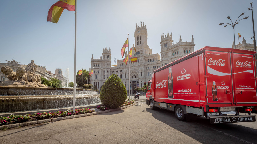 Coca-Cola y su cadena de valor aportaron 5.860 millones de euros de valor añadido a la economía española, el 0,5% del PIB, y generaron 96.500 empleos (directos e indirectos) en España, el 0,4% de 