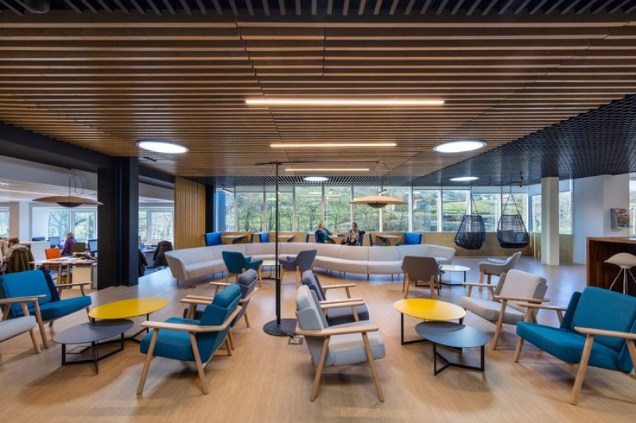 En la imagen las oficinas de la empresa Angulas Aguinaga.