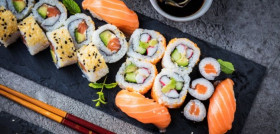 Comer sushi es un ritual, que comienza con la degustación de ‘sashimi’, seguido del ‘nigiri’, el ‘makizushi’ y el ‘temaki’.