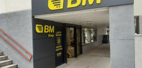 Entrada principal del nuevo establecimiento de BM Supermercados.