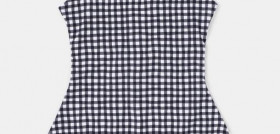 Camisetas 100% lino o algodón, ropa interior con materiales reciclados, sandalias de yute fabricadas en España y cazadoras vaqueras en cuya fabricación se reduce el consumo de agua.