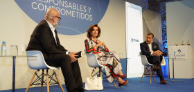 El evento ha contado con la participación del expresidente Felipe González; el periodista Vicente Vallés; el chef Joan Roca; Laura González-Molero, presidenta de la APD; Javier Vello, socio de EY;