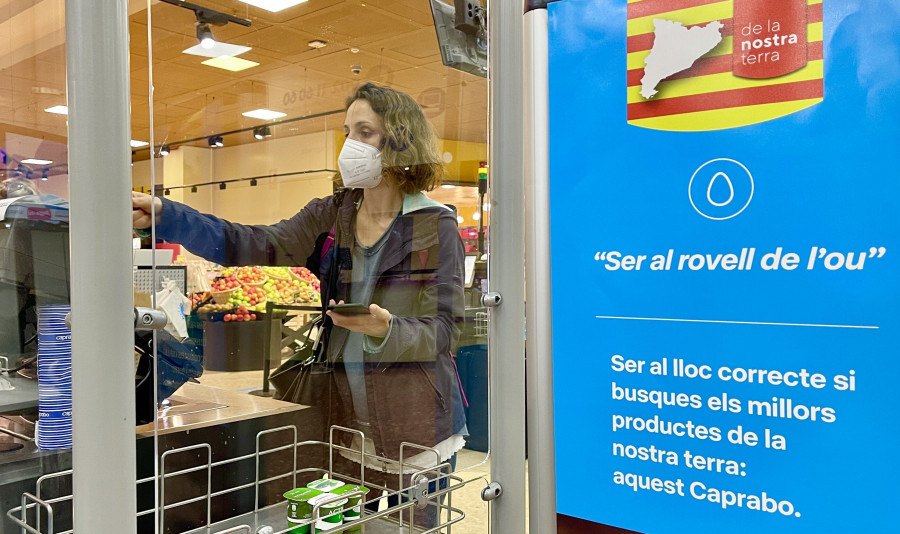 Cada refrán está acompañado con algún apunte que pone en valor los atributos de los productores de proximidad de cada sección.