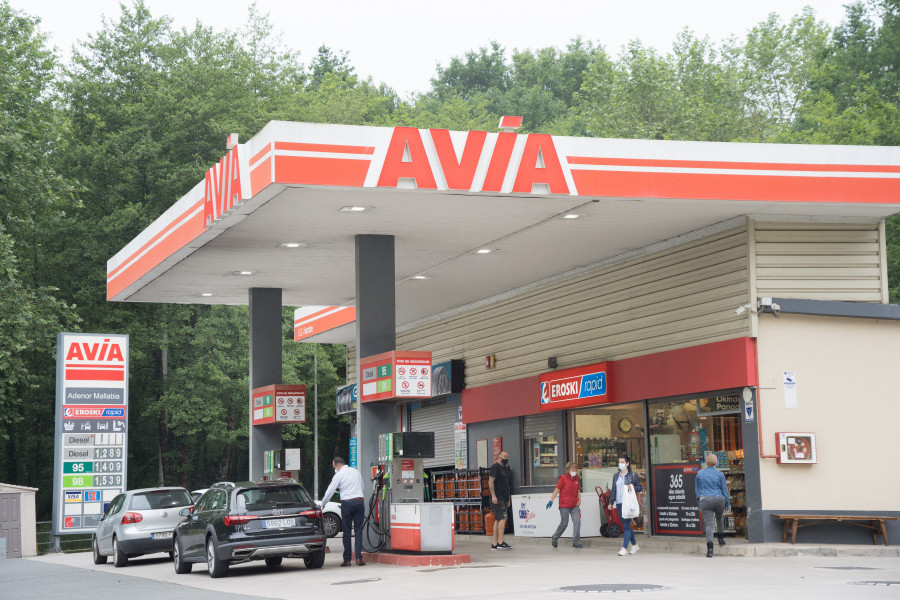Eroski tiene previsto abrir una decena de tiendas de conveniencia más en gasolineras durante este año.