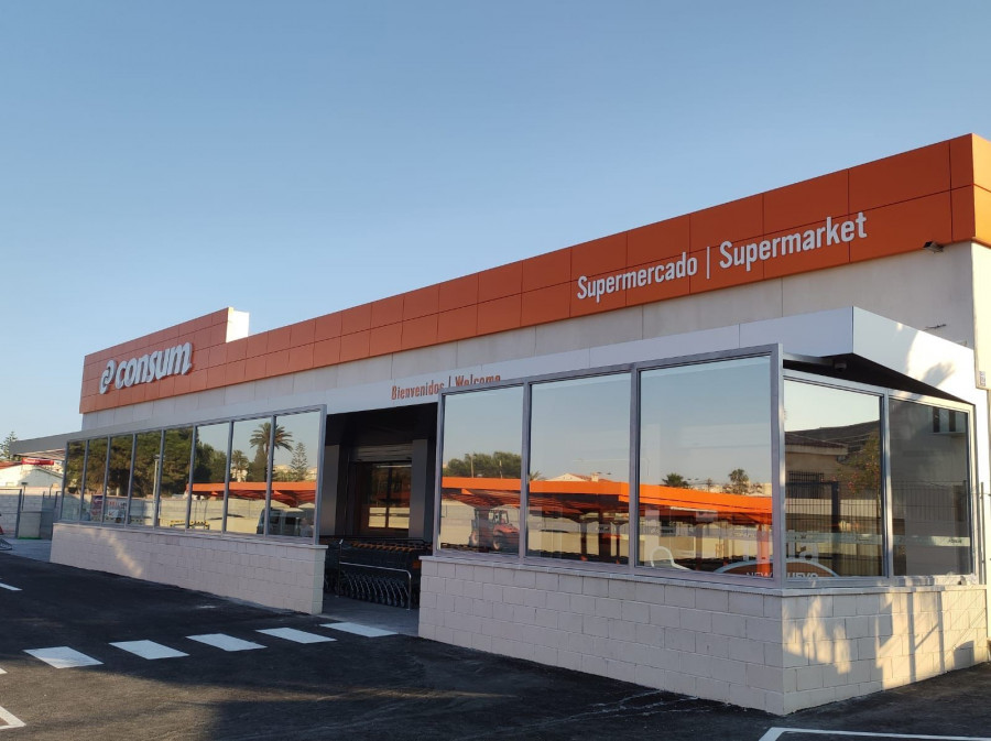 El nuevo supermercado de Torrevieja, de 1.100 metros cuadrados de superficie, está ubicado en la avenida Roentgen, nº20, y es el sexto establecimiento que la cooperativa tiene en la localidad.