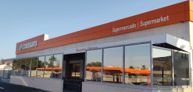 El nuevo supermercado de Torrevieja, de 1.100 metros cuadrados de superficie, está ubicado en la avenida Roentgen, nº20, y es el sexto establecimiento que la cooperativa tiene en la localidad.