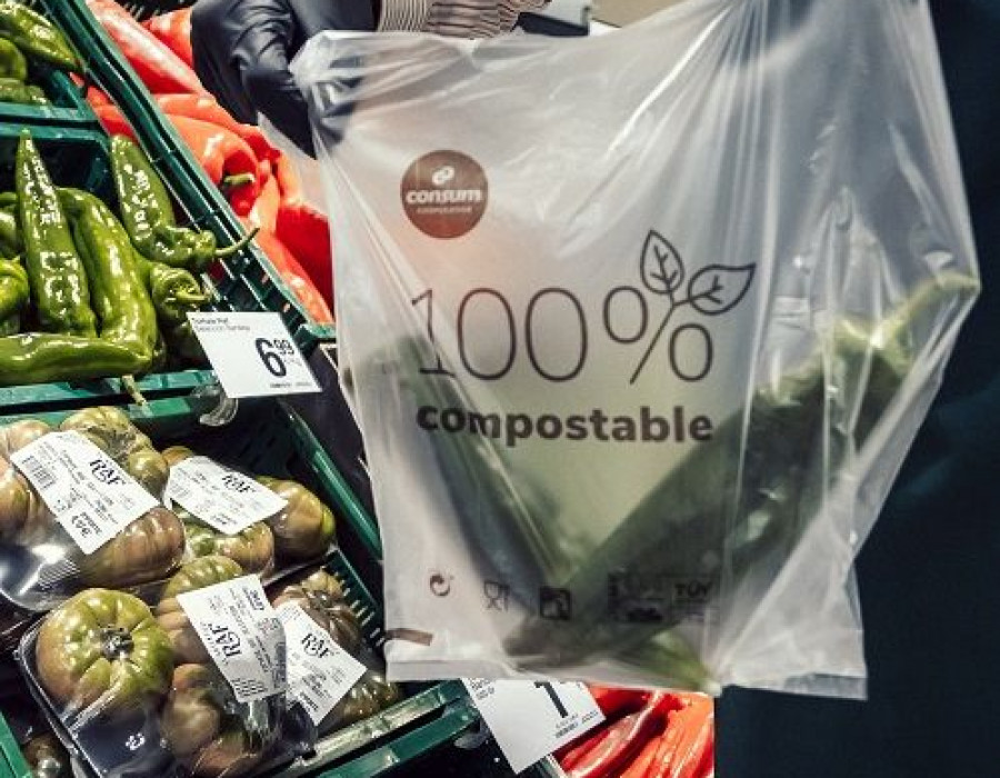 Consum redujo 1.590 toneladas de plástico virgen en 2020, gracias a la reducción del gramaje de sus envases de marca propia, así como por la sustitución por otros materiales reciclados o compostab