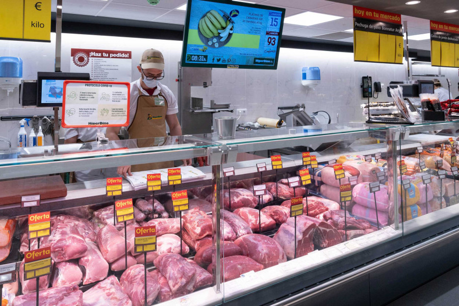 Da empleo a 20 trabajadores y cuenta con una gran zona de frescos, además de otras como ecológico y bodega.