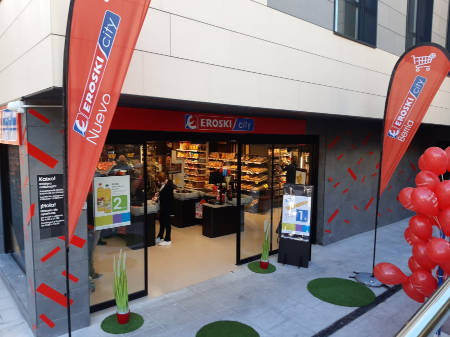 La nueva tienda franquiciada ofrece a los consumidores un servicio completo de alimentación con marcas de fabricante, una marca propia de calidad y liderazgo en frescos.