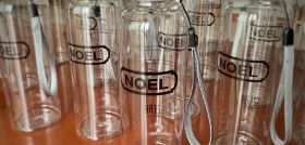 Coincidiendo con el Día Mundial del reciclaje celebrado esta semana, ha repartido cerca de 350 botellas reutilizables entre la plantilla de oficinas de las diferentes plantas y empresas del grupo.