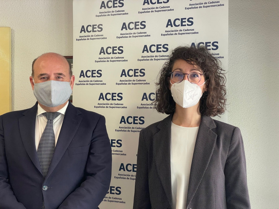 La firma ha sido suscrita por Izaskun Martín-Cabrejas, coordinadora de la Federación de Asociación de Celiacos de España, y Aurelio del Pino, presidente de la Asociación de Cadenas Españolas de 