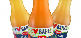 Juver presenta su edición especial de botellín de vidrio con el mensaje I❤BARES y regalará 1.000 desayunos al mes, valorados en 10 euros cada uno.