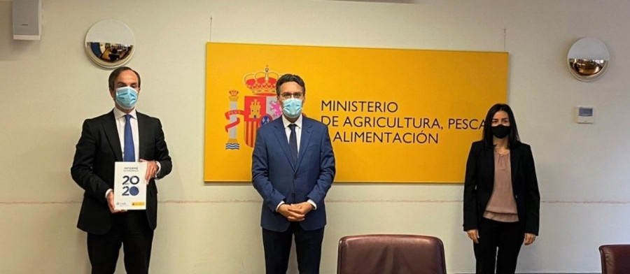El Informe Económico Anual de la Fiab, que recoge el comportamiento del sector durante el ejercicio 2020, ha sido presentado en el ministerio de Agricultura, Pesca y Alimentación.