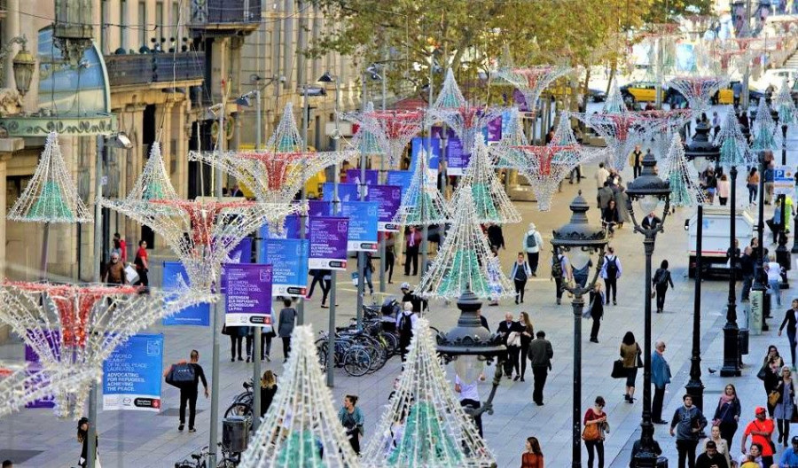 Los modelos híbridos de medianas y edificios que albergan ocio y restauración serán la principal tendencia durante este año en España.