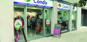 El establecimiento, un Condis Express, está situado en la Calle Rafael Finat número 17 y tiene una superficie de ventas de 180 metros cuadrados.