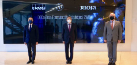 En la foto: Enrique Porta, Luis Planas y Fernando Salamero en el acto de presentación del nuevo Plan Estratégico de la DOCa Rioja.