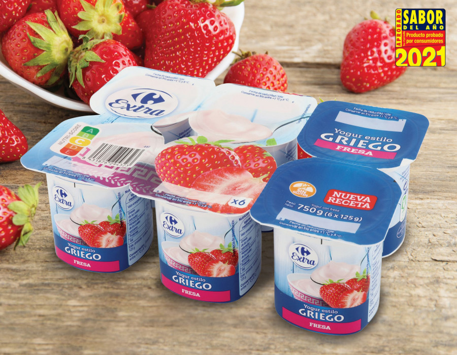 La nueva receta del yogur griego de fresa Carrefour Extra ha mejorado su cremosidad y bajado la cantidad de azúcar, pero sin renunciar a su sabor delicioso.