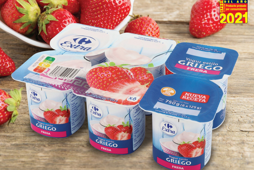 La nueva receta del yogur griego de fresa Carrefour Extra ha mejorado su cremosidad y bajado la cantidad de azúcar, pero sin renunciar a su sabor delicioso.