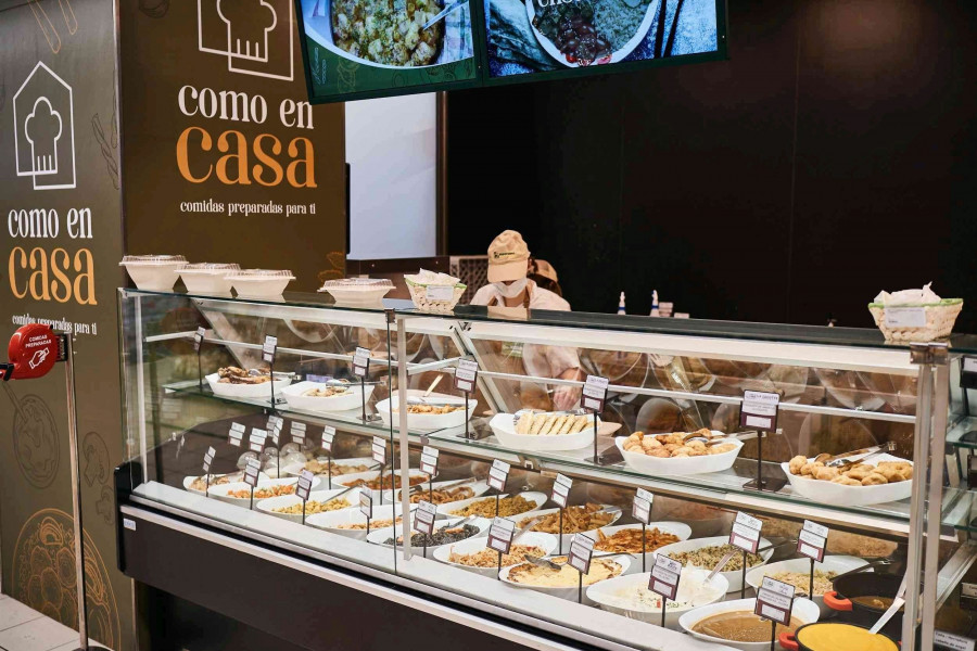 30 platos forman parte de su menú diario, actualmente disponible en la tienda HiperDino de Triana.