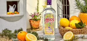 La marca armoniza la imagen de Larios Dry Gin con las variedades premium de su portfolio, Larios 12 y Larios Rosé.