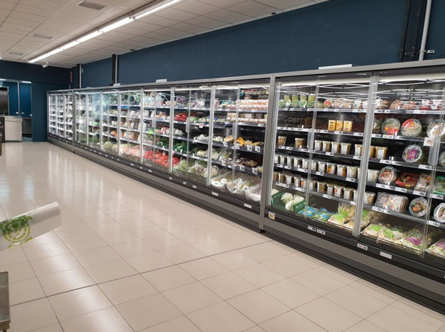 El supermercado refuerza su plantilla, que pasa a estar integrada por 32 personas, con la previsión de seguir aumentando el equipo humano de la tienda.