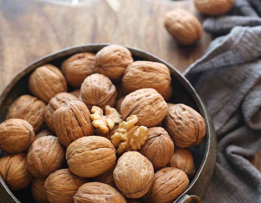 Con tan solo un puñado de nueces al día, 30 gramos, se puede mejorar la salud y el bienestar general.