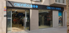 El nuevo supermercado emplea a seis personas.