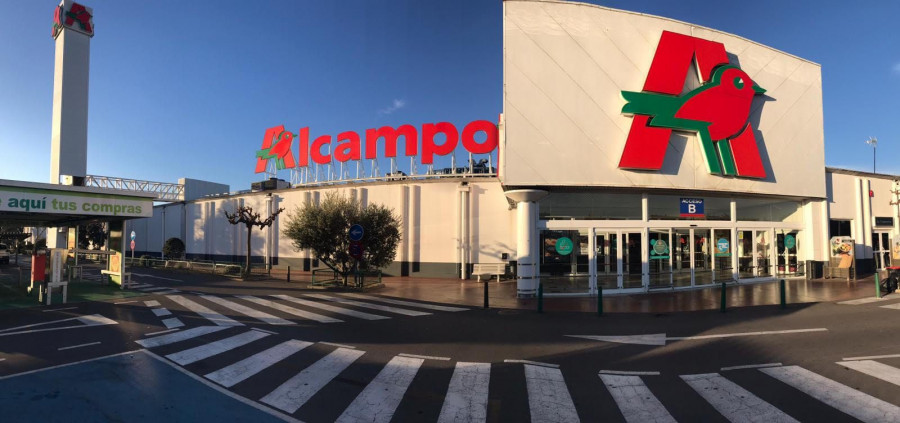La compañía cuenta a fecha de hoy con 310 centros: (62 hipermercados y 248 supermercados) así como 53 gasolineras, servicio de comercio on line y una plantilla de más de 20.000 personas.