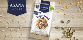 Vegan Snack es un crujiente mix ecológico de edamames (habas de soja), semillas de girasol y calabaza horneadas (no fritas) con un toque de sal marina, procedentes de agricultura ecológica certifica