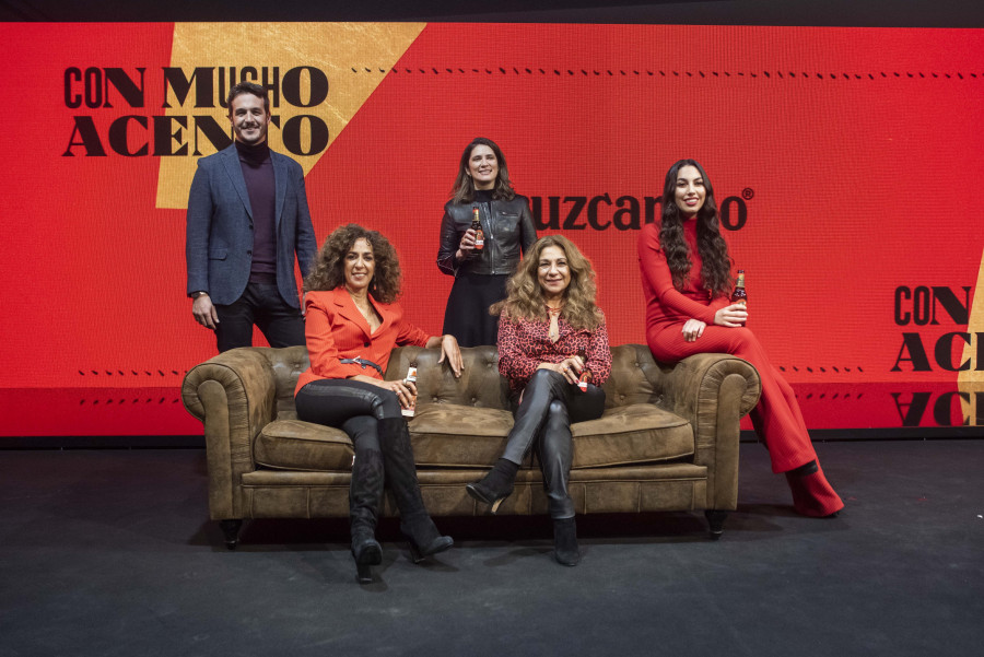 Cruzcampo ha celebrado un encuentro virtua junto a las artistas Lolita, Rosario, la cantante y compositora María José Llergo, el periodista y presentador Diego Losada y a la directora de marketing d