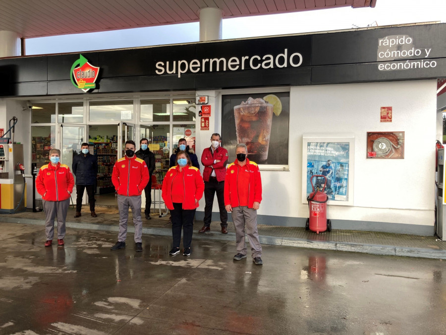 Mar Carmen Pose y Pepe Landeira son los propietarios del Claudio Express de Trazo.