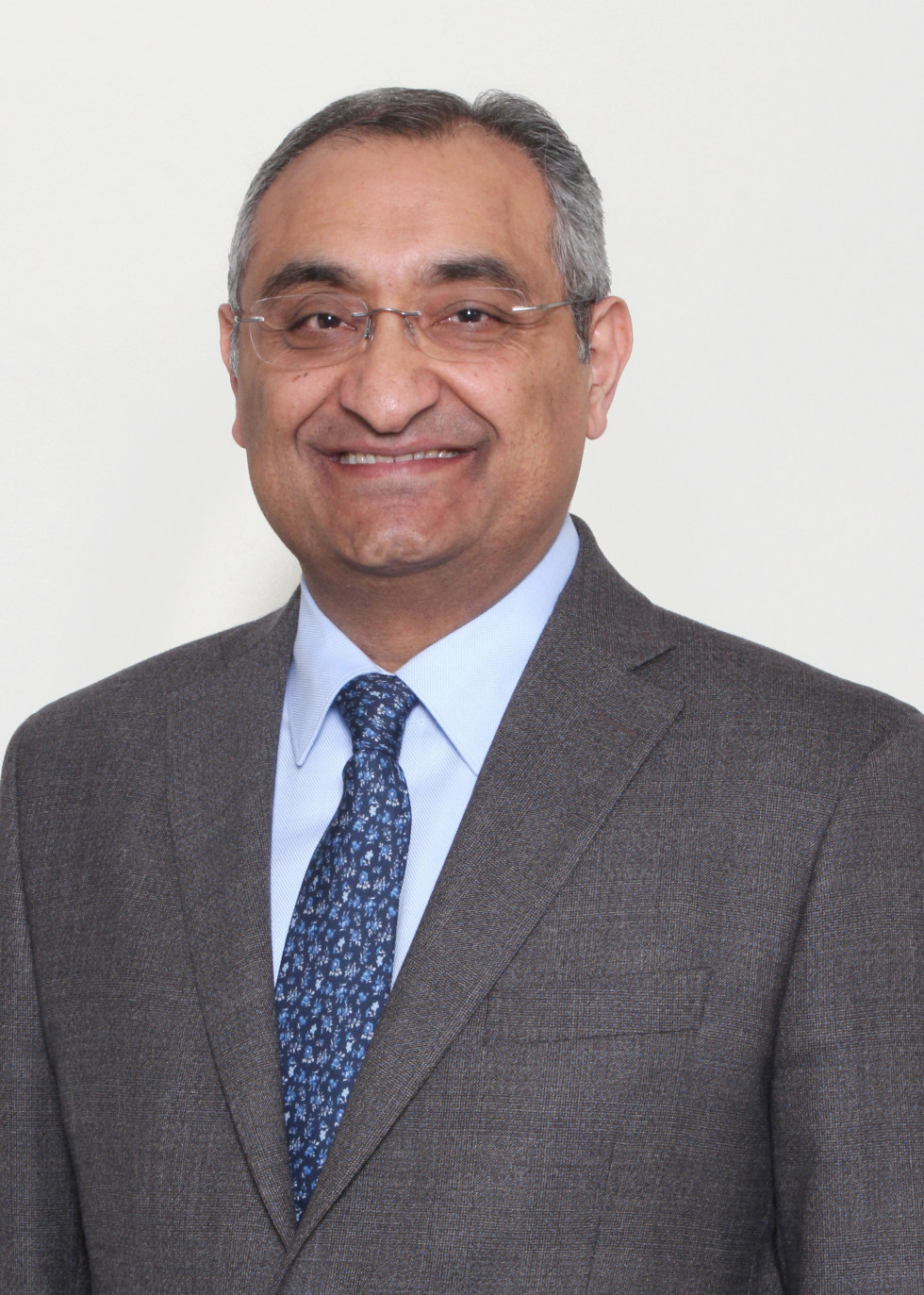 Murli Sukhwani es director general para EMEA Fluoro Chemicals de Chemours y miembro del ComitéTécnico Europeo de Fluorocarbonos (EFCTC).