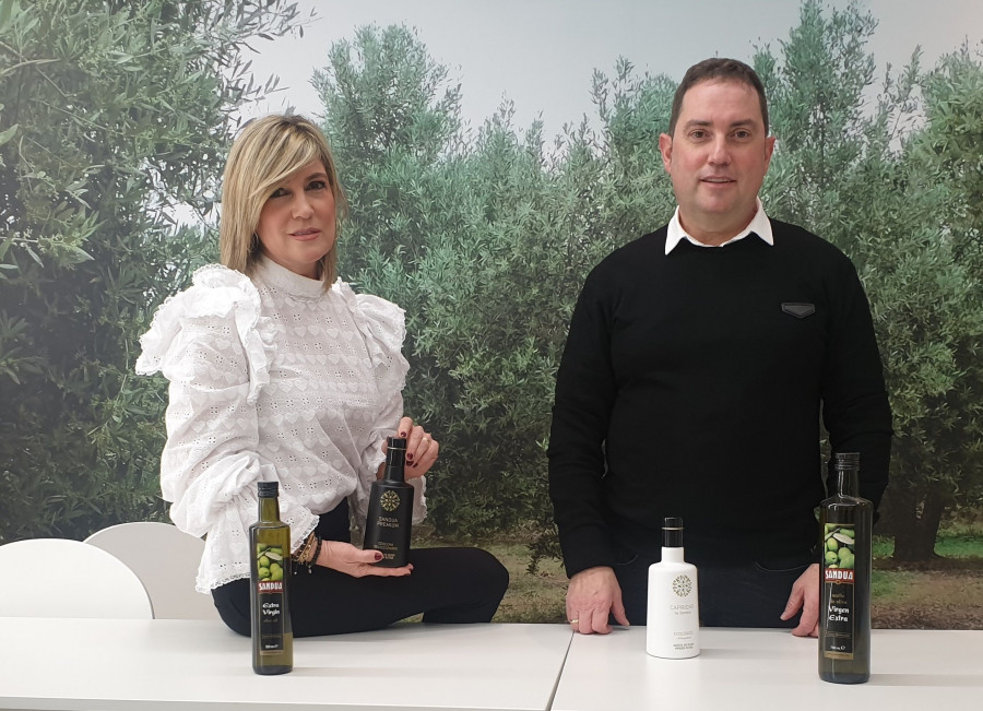 Laura Sandúa, gerente de Aceites Sandúa, con José Luis Sandúa, director de Compras de Aceites Sandúa.