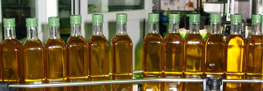 En cuanto al acumulado por campaña, en estos dos primeros meses de la actual campaña el aceite de oliva virgen extra alcanza los 23,57 millones de litros, cantidad prácticamente similar a la campa