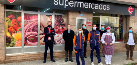 En la inauguración han participado la propietaria del establecimiento, Tatiana  Vázquez, con su esquipo y, por parte de Gadisa, el delegado en Ourense, Carlos González, el director de ventas línea