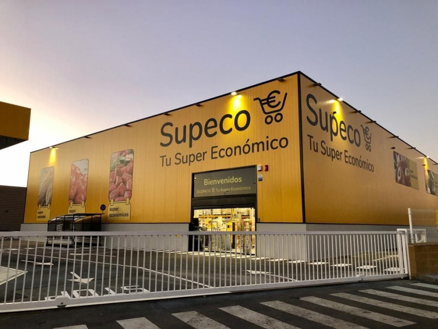 Fachada de Supeco Salamanca.