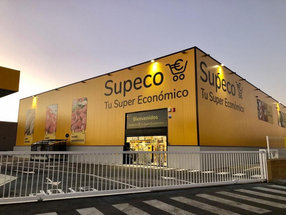 Fachada de Supeco Salamanca.