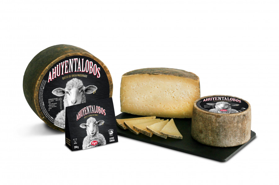 Grupo TGT amplia su variada cartera de referencias con el nuevo Ahuyentalobos, un queso singular por su nombre y presentación.