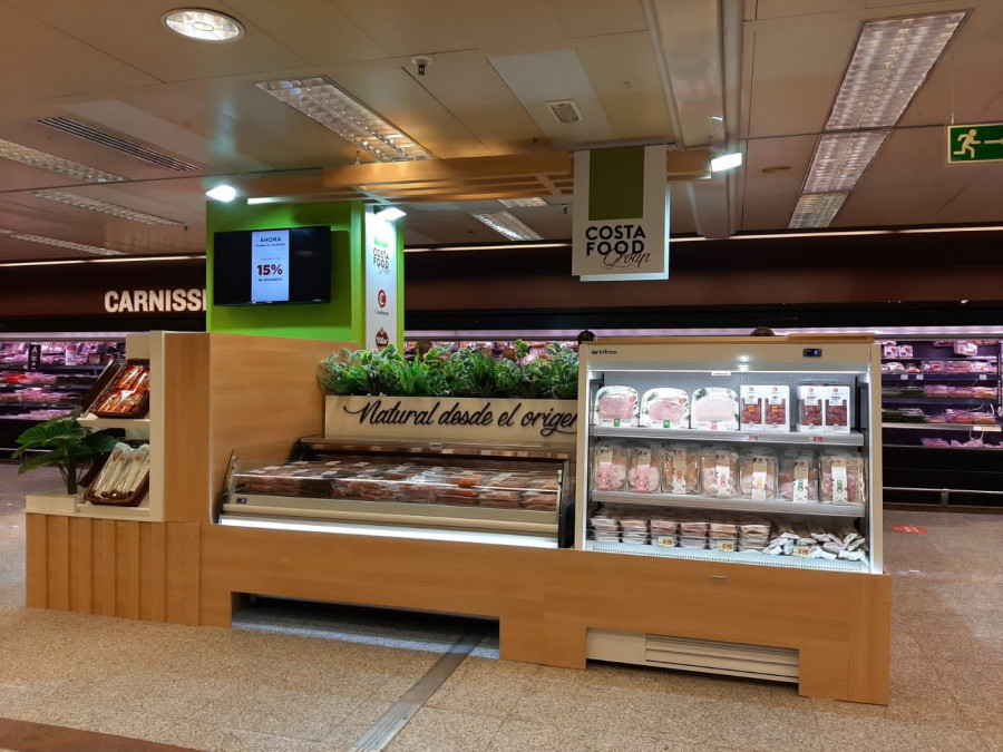 Los corners, diseñados específicamente por Costa Food Group, se han instalado en Hipercor de Cornellá y en Hipercor de Zaragoza.
