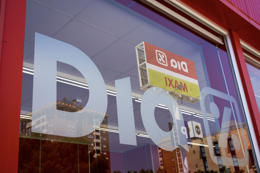 Los clientes de Amazon Prime pueden hacer su pedido online en La Plaza de DIA a través de Prime Now, y este será preparado en una tienda local de La Plaza de DIA y repartido por Amazon.
