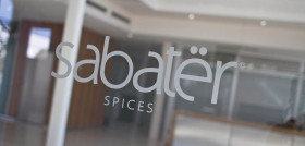 Sabater Spices, con sede en Murcia y más de 100 años de historia dedicados a la producción de pimentón, especias y hierbas culinarias, exporta a los cinco continentes.