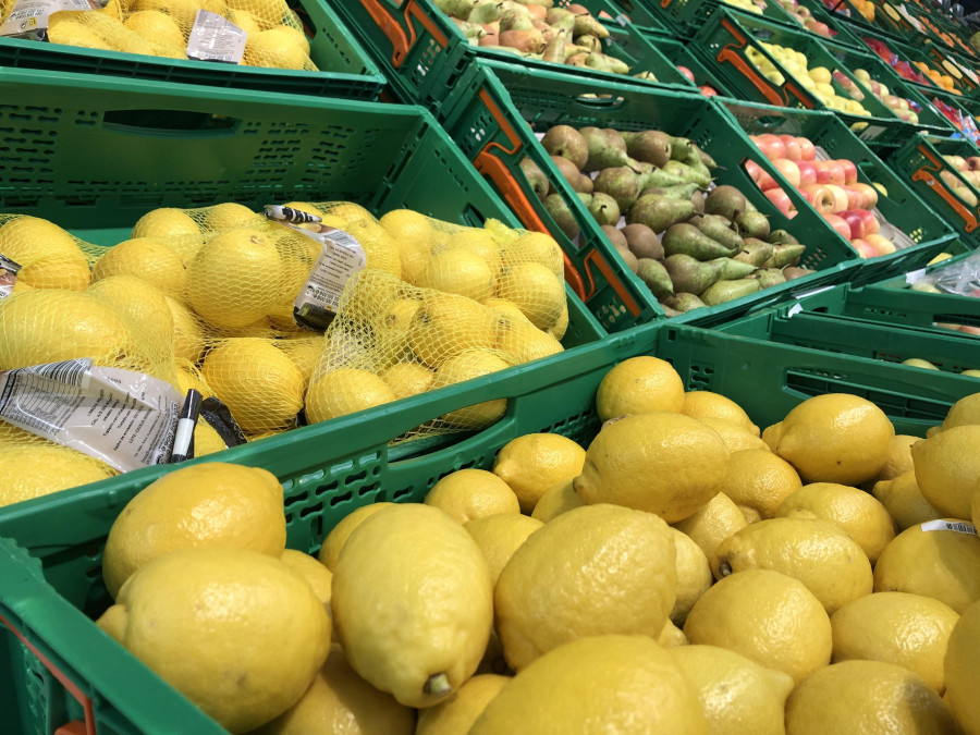 Limón en la sección Fruta y Verdura de Mercadona.