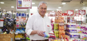 El proyecto nació en 2012 cuando su fundador, Iñaki Espinosa, abrió su primera tienda piloto en Madrid para validar que la estrategia desarrollada por el grupo “low cost” Noz en Francia funcion